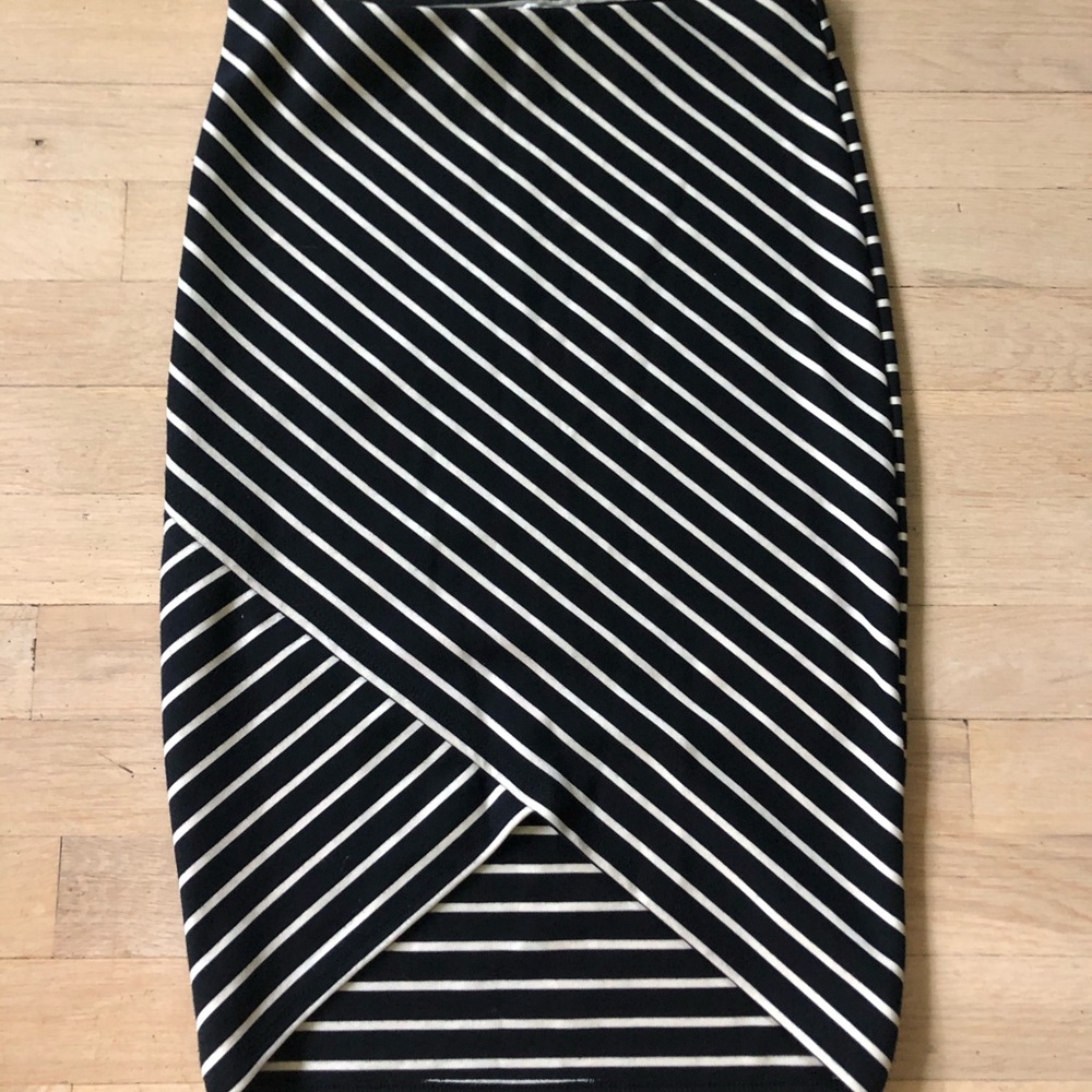 Zara Textured MIDI Skirt